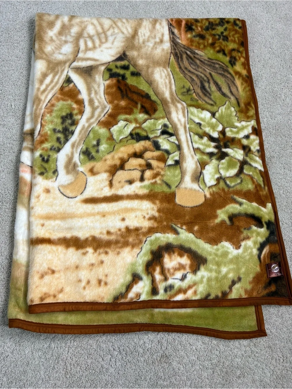 MINT!! VINTAGE 70s Neutral Colors REVERT Acrylic Deep Pile UNICORN Blanket THROW